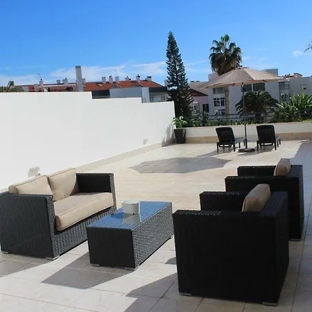 Terrace Garden Apartment *